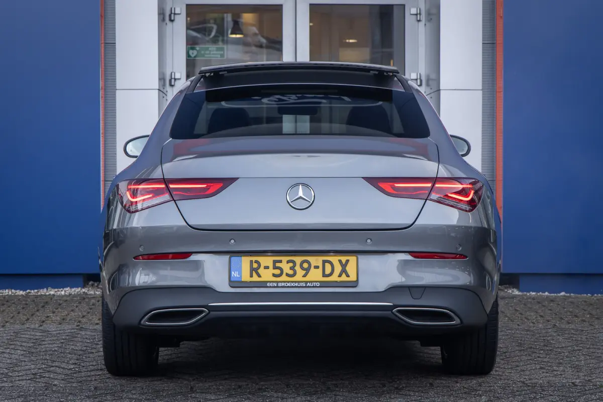 250 e Business Solution Luxury Limited | Panoramadak | Camera | Cruise adaptief | Matrix LED | Voorstoelen verwarmd | NL-auto! | Achteruitrijcamera | Cruise control adaptief met Stop&Go en s