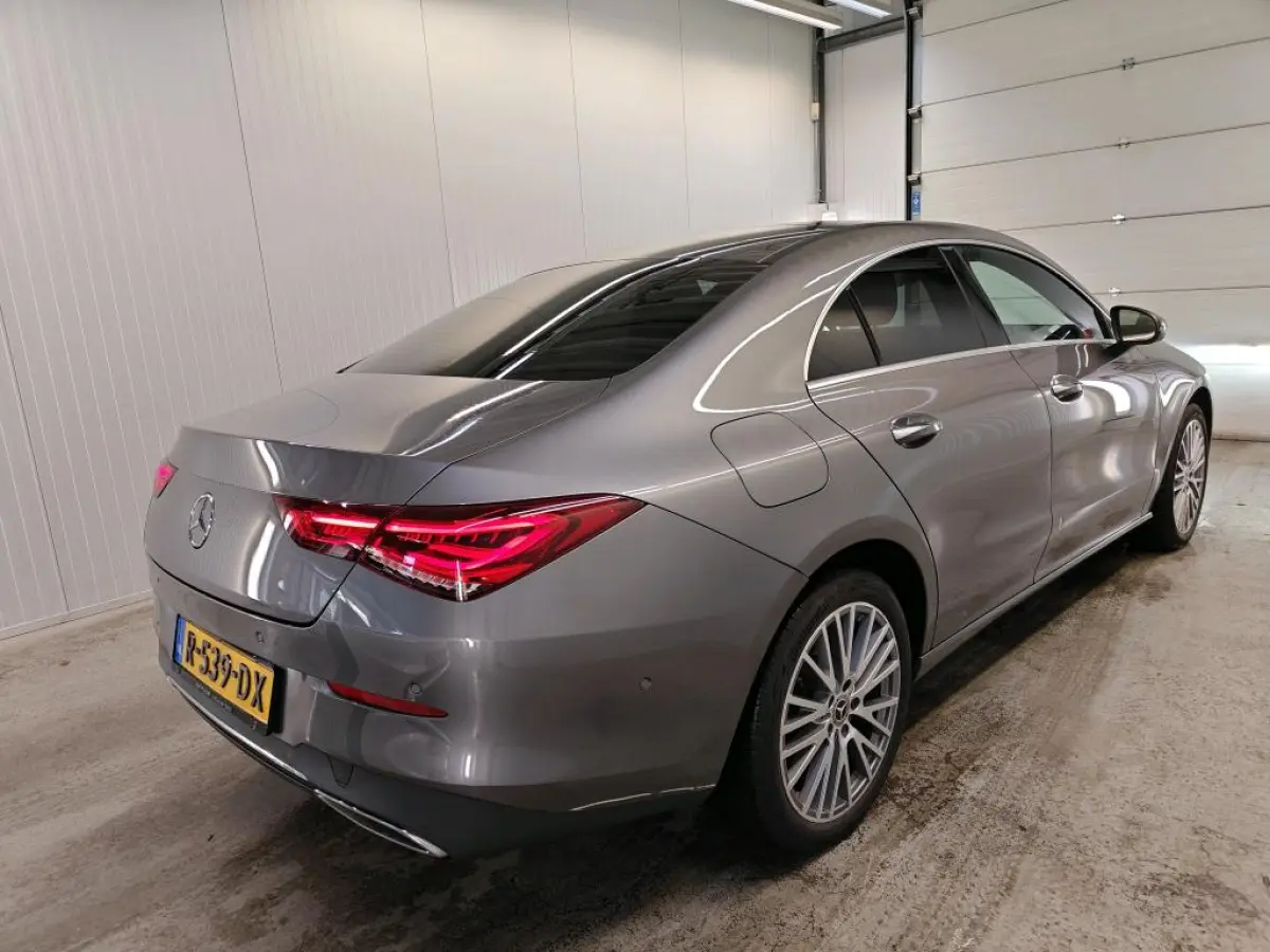 250 e Business Solution Luxury Limited | Panoramadak | Camera | Parkeersensoren | Sfeer | ACC | Leder | Achteruitrijcamera | Cruise control adaptief met Stop&Go en stuurhulp | Kunstlederen b