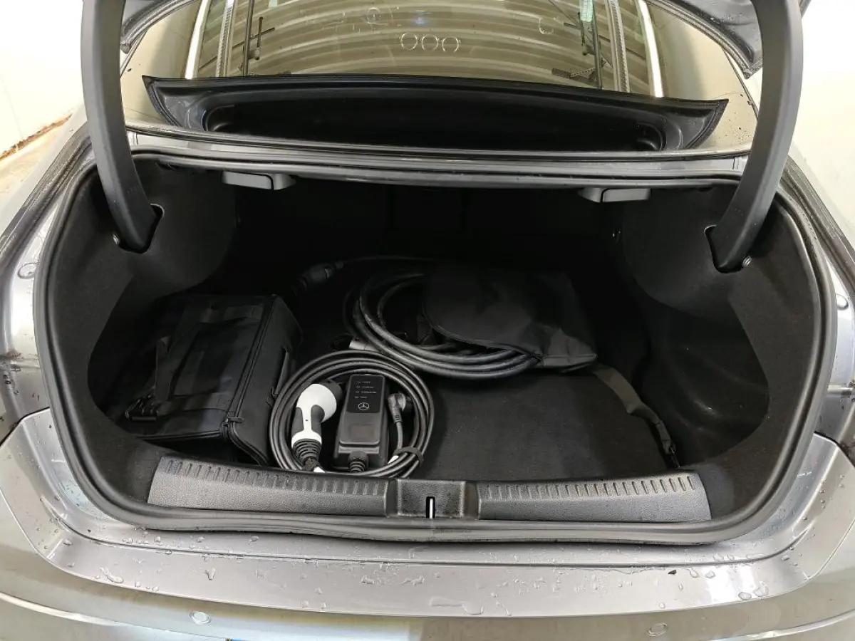 250 e Business Solution Luxury Limited | Panoramadak | Camera | Parkeersensoren | Sfeer | ACC | Leder | Achteruitrijcamera | Cruise control adaptief met Stop&Go en stuurhulp | Kunstlederen b