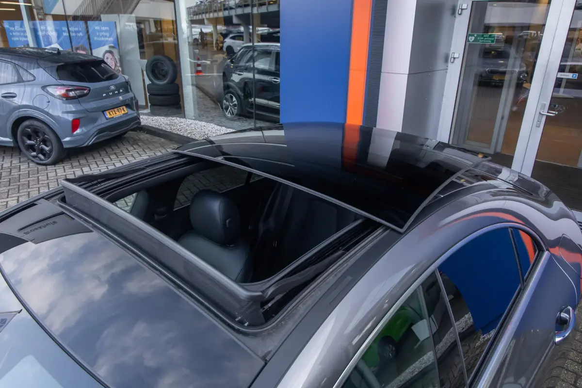 250 e Business Solution Luxury Limited | Panoramadak | Camera | Cruise adaptief | Matrix LED | Voorstoelen verwarmd | NL-auto! | Achteruitrijcamera | Cruise control adaptief met Stop&Go en s