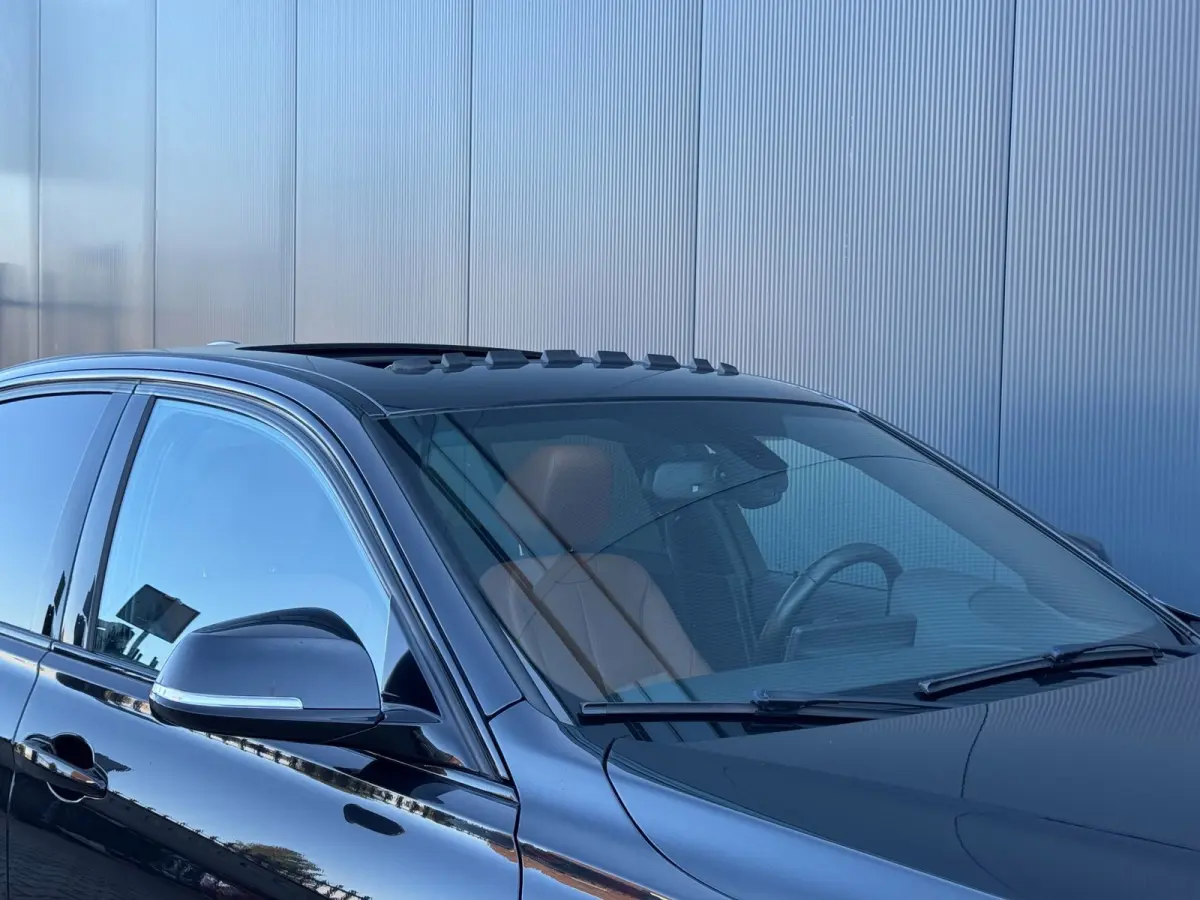 330e M Sport / NAP !! / PANO / KEYLESS / LEDER / STOELVERW. / CLIMATE / XENON / FLIPPERS / ALL-SEASON / PRIVACY GLASS!
