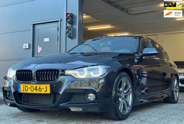330e M Sport / NAP !! / PANO / KEYLESS / LEDER / STOELVERW. / CLIMATE / XENON / FLIPPERS / ALL-SEASON / PRIVACY GLASS!