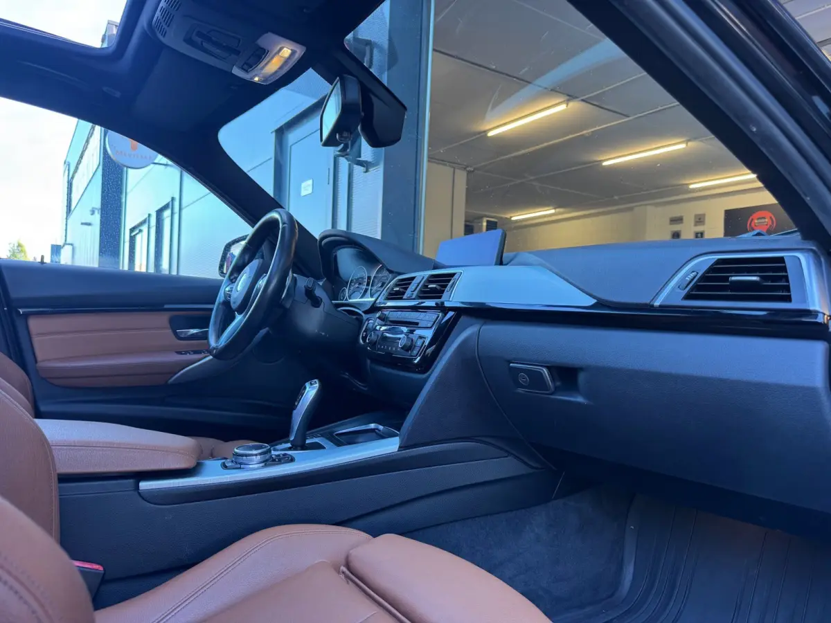 330e M Sport / NAP !! / PANO / KEYLESS / LEDER / STOELVERW. / CLIMATE / XENON / FLIPPERS / ALL-SEASON / PRIVACY GLASS!