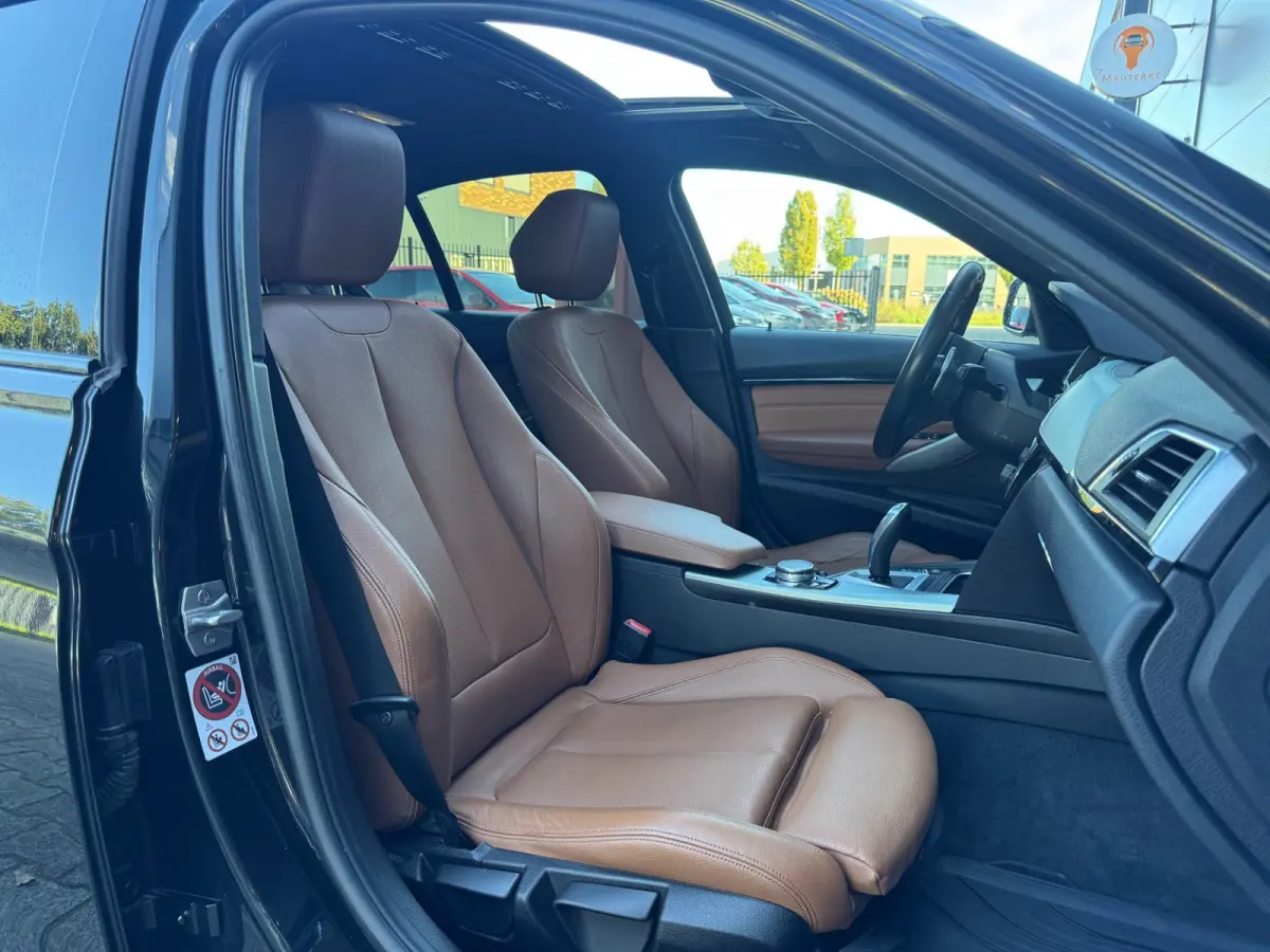 330e M Sport / NAP !! / PANO / KEYLESS / LEDER / STOELVERW. / CLIMATE / XENON / FLIPPERS / ALL-SEASON / PRIVACY GLASS!