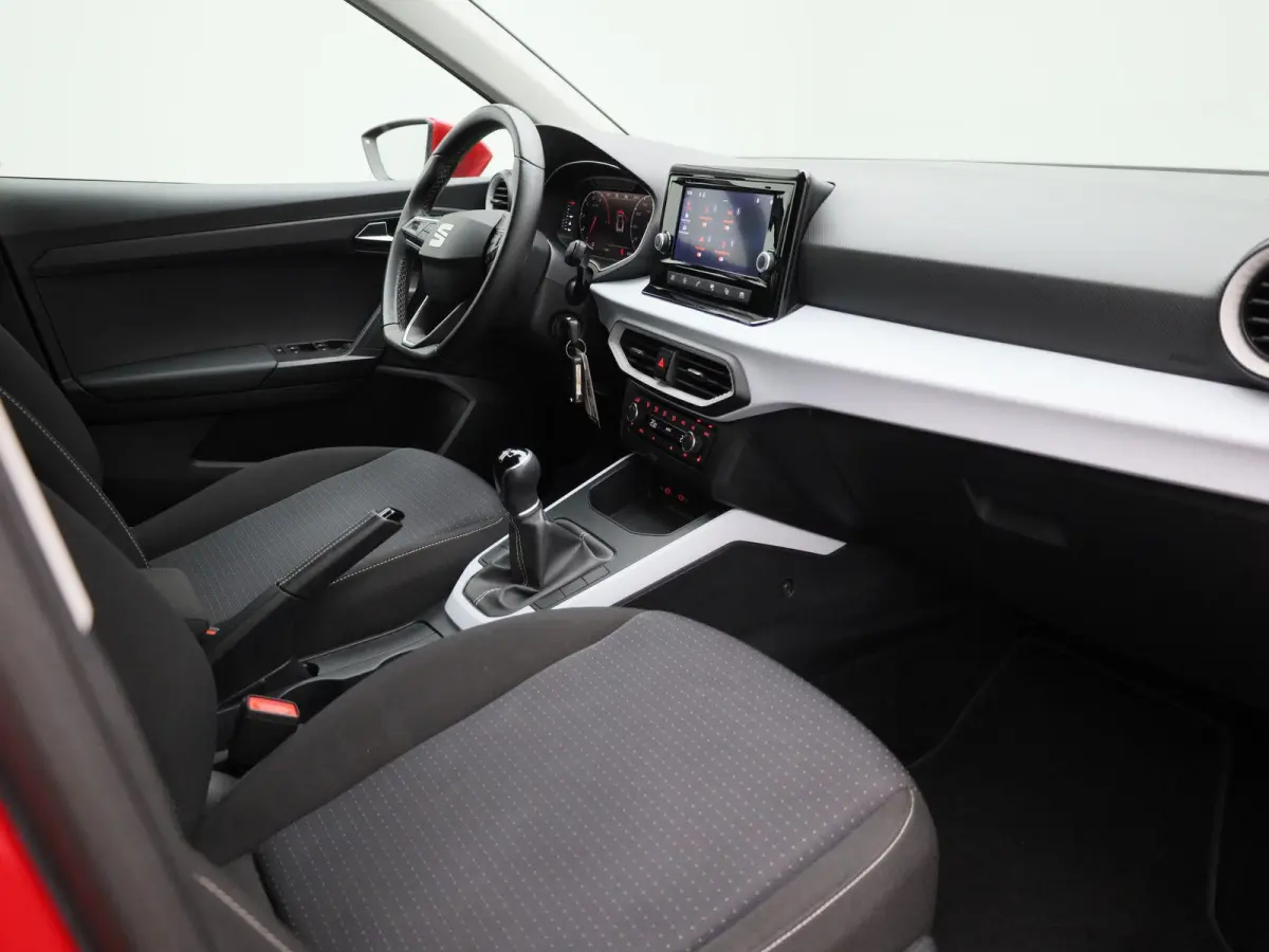 1.0 TSI Style Business Connect | Apple Carplay | Virtual Cockpit | Stoelverwarming | Lane Assist | Cruise Control | PDC |