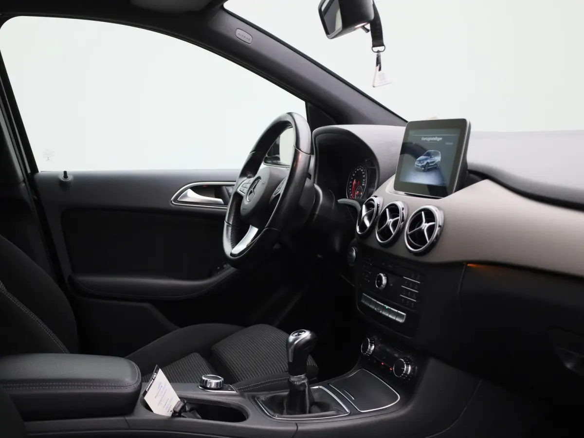180 Lease Edition Plus | Airconditioning | Navigatie | PDC | LMV |