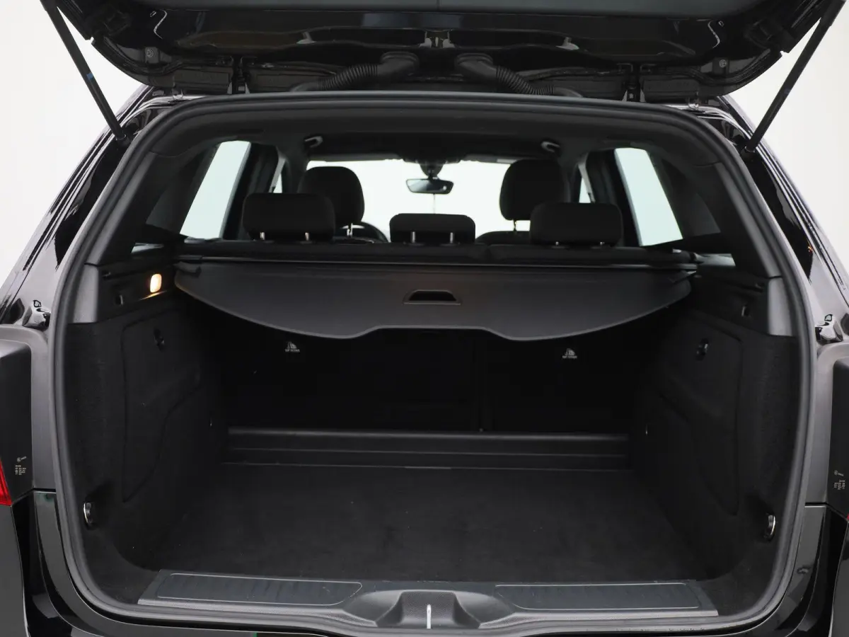 180 Lease Edition Plus | Airconditioning | Navigatie | PDC | LMV |