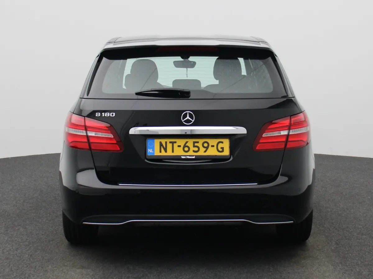 180 Lease Edition Plus | Airconditioning | Navigatie | PDC | LMV |
