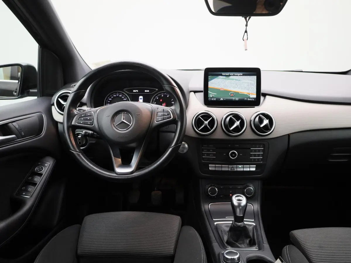 180 Lease Edition Plus | Airconditioning | Navigatie | PDC | LMV |