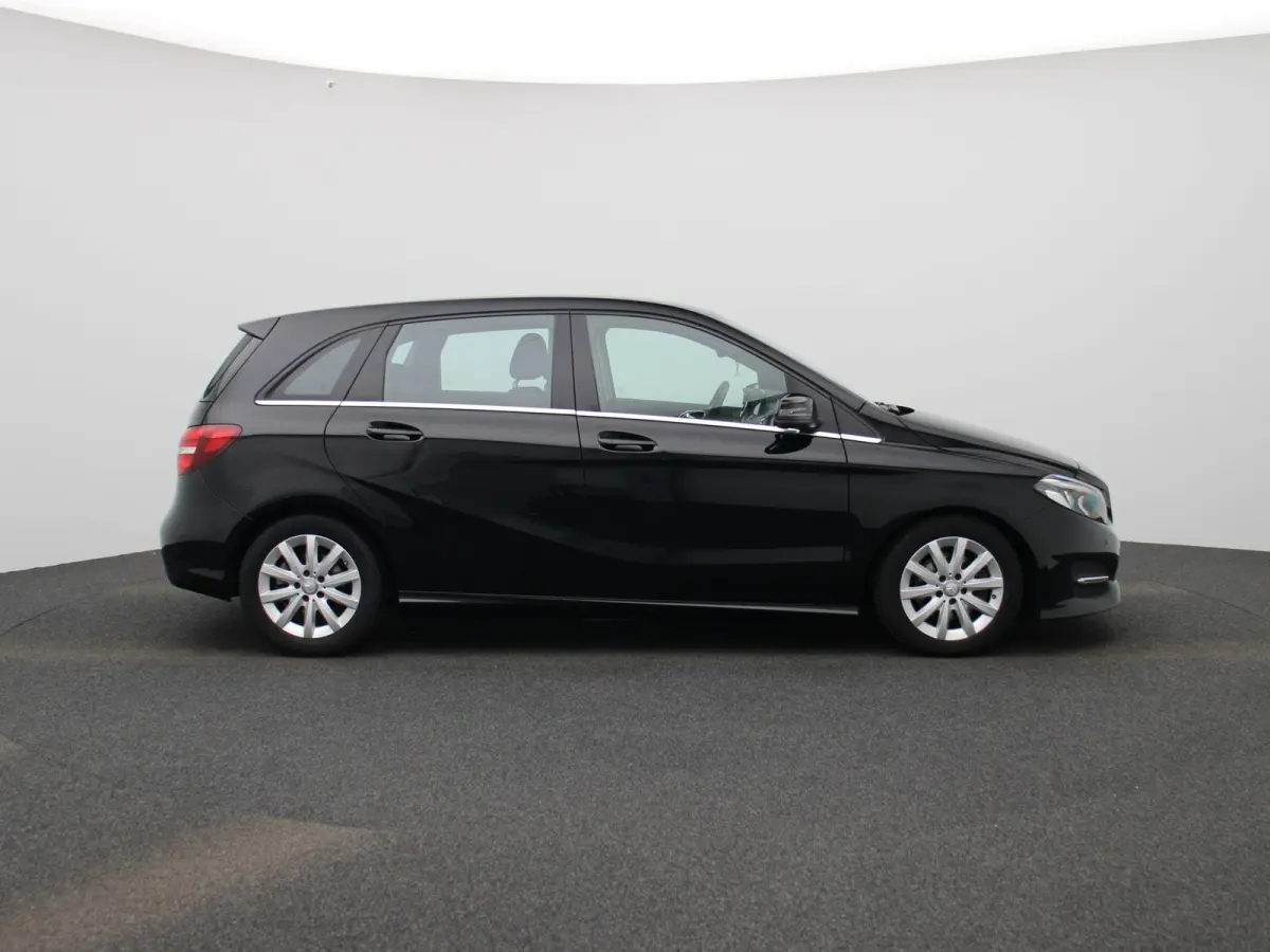180 Lease Edition Plus | Airconditioning | Navigatie | PDC | LMV |