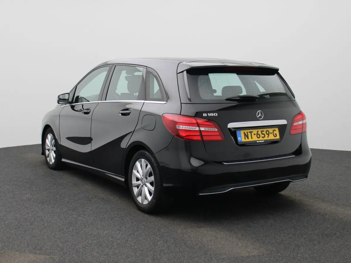180 Lease Edition Plus | Airconditioning | Navigatie | PDC | LMV |