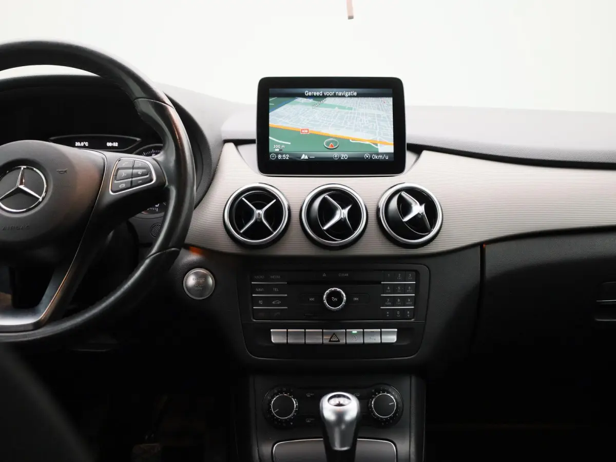 180 Lease Edition Plus | Airconditioning | Navigatie | PDC | LMV |