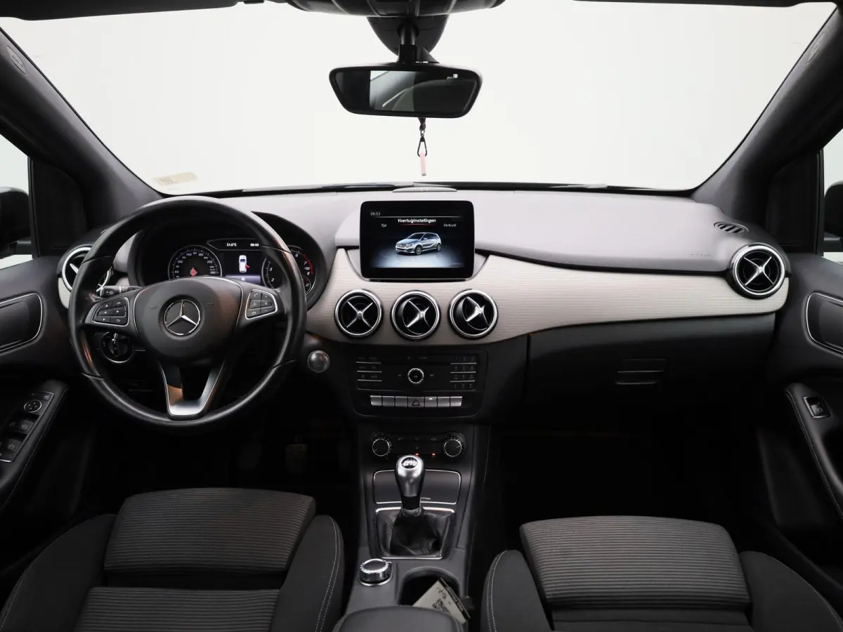 180 Lease Edition Plus | Airconditioning | Navigatie | PDC | LMV |