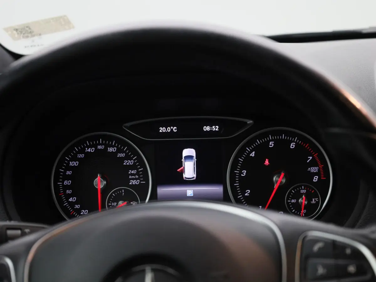 180 Lease Edition Plus | Airconditioning | Navigatie | PDC | LMV |