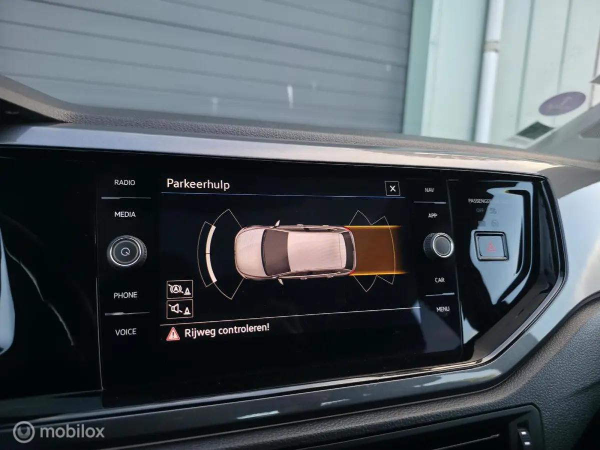1.0 TSI R-line / Pano / Carplay / Navi