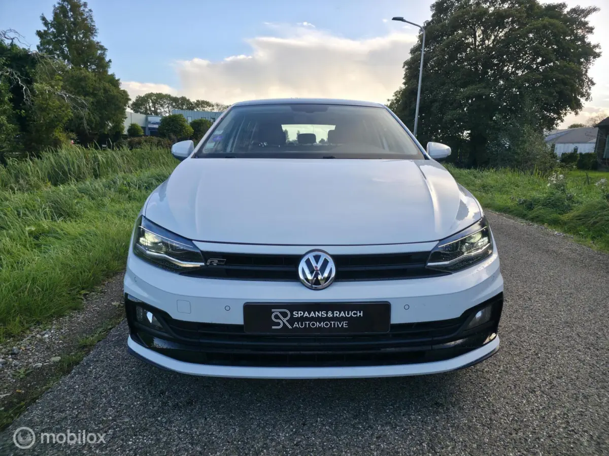1.0 TSI R-line / Pano / Carplay / Navi
