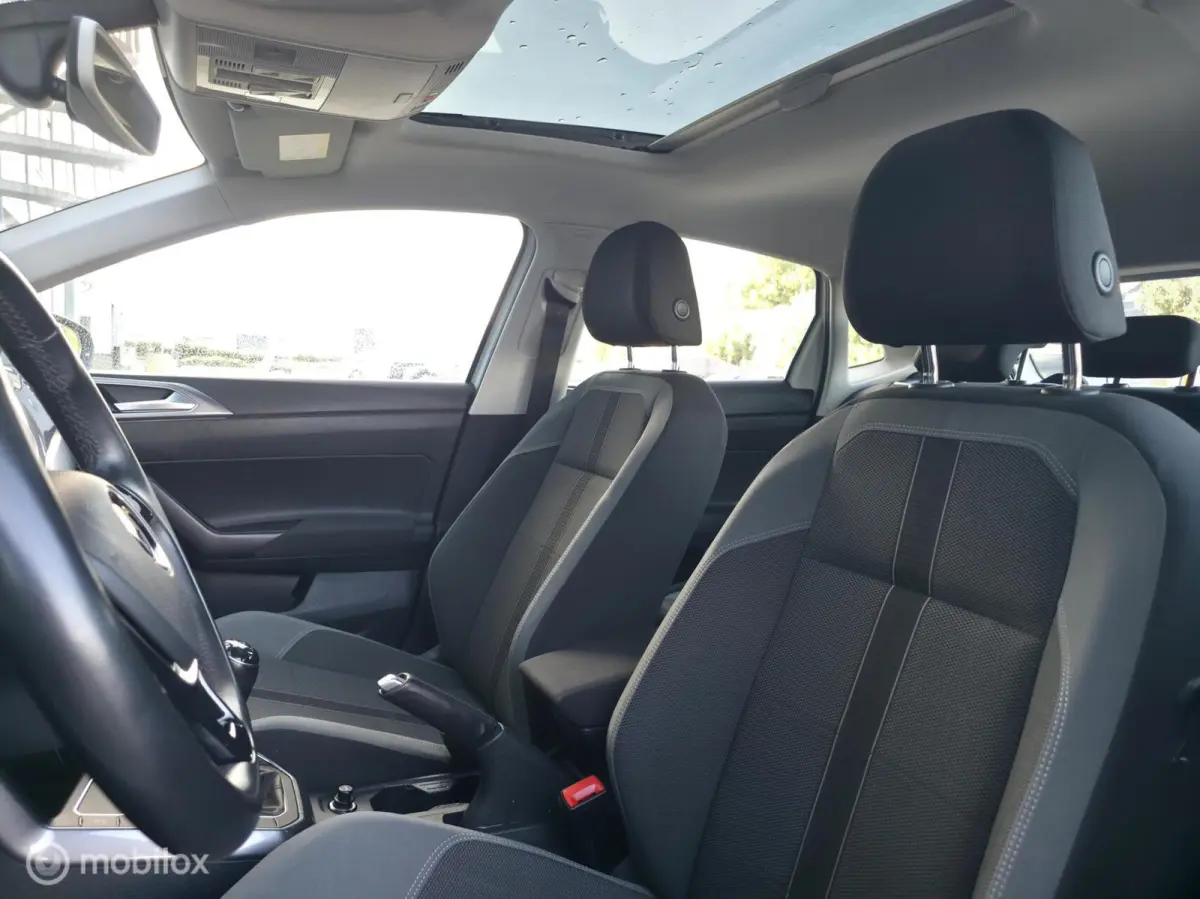 1.0 TSI R-line / Pano / Carplay / Navi