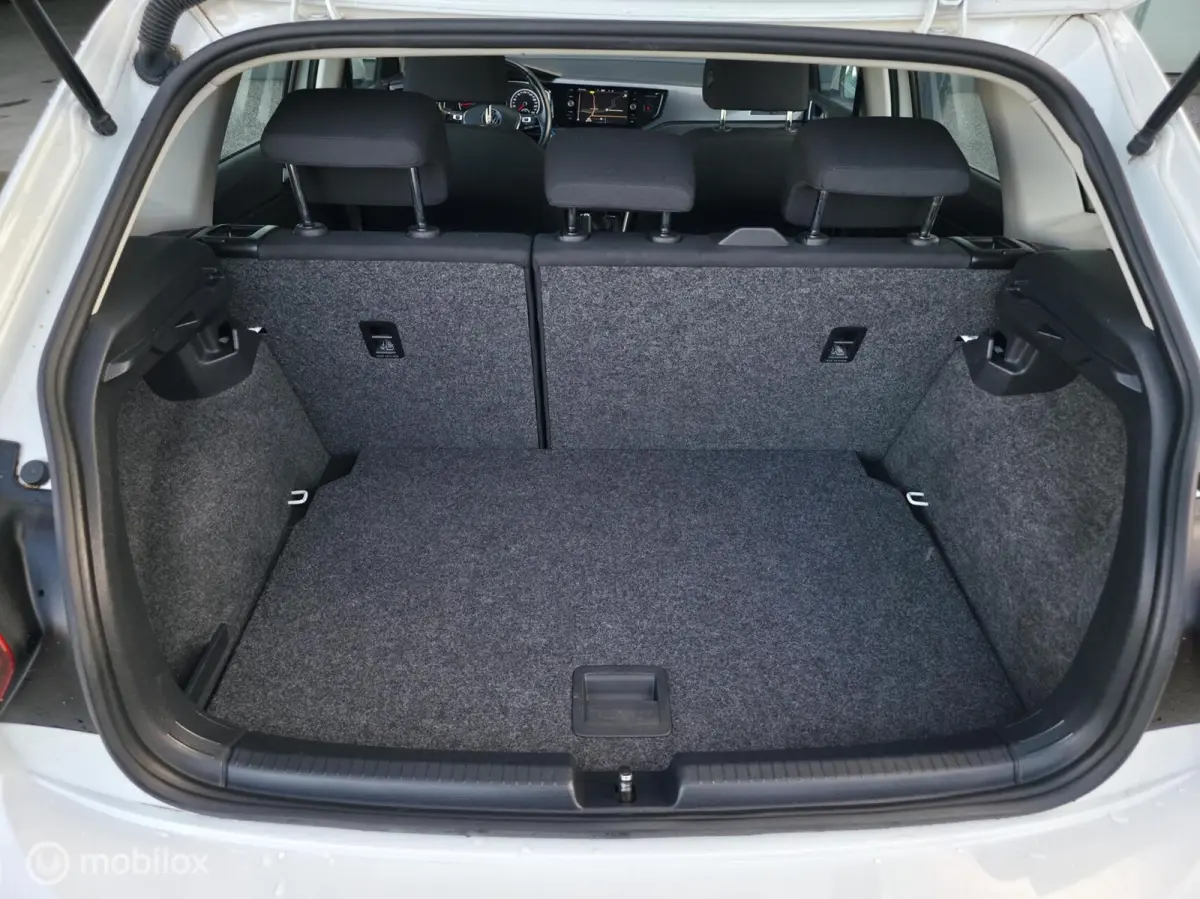 1.0 TSI R-line / Pano / Carplay / Navi