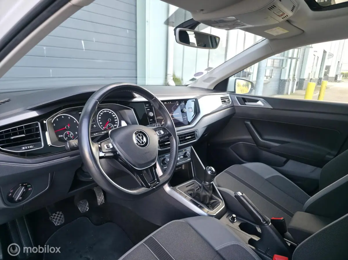 1.0 TSI R-line / Pano / Carplay / Navi