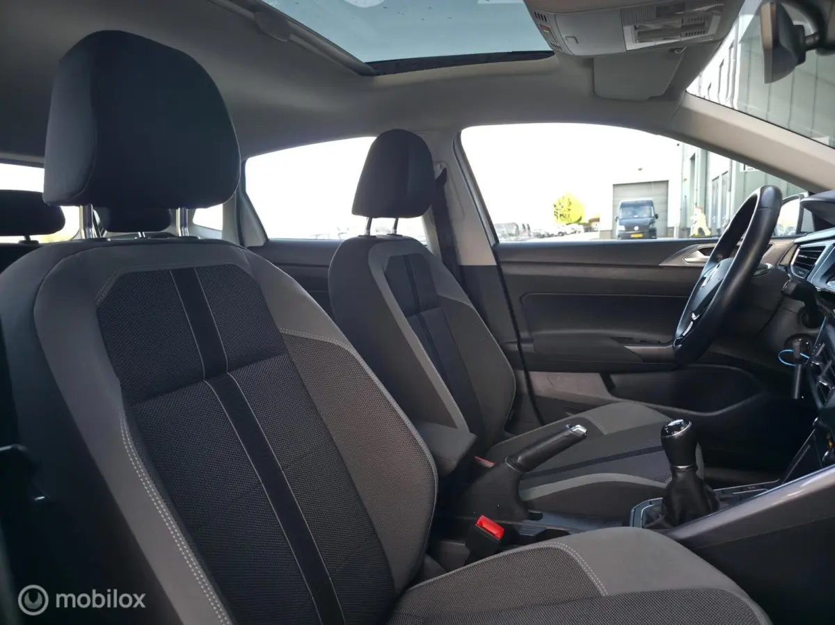 1.0 TSI R-line / Pano / Carplay / Navi