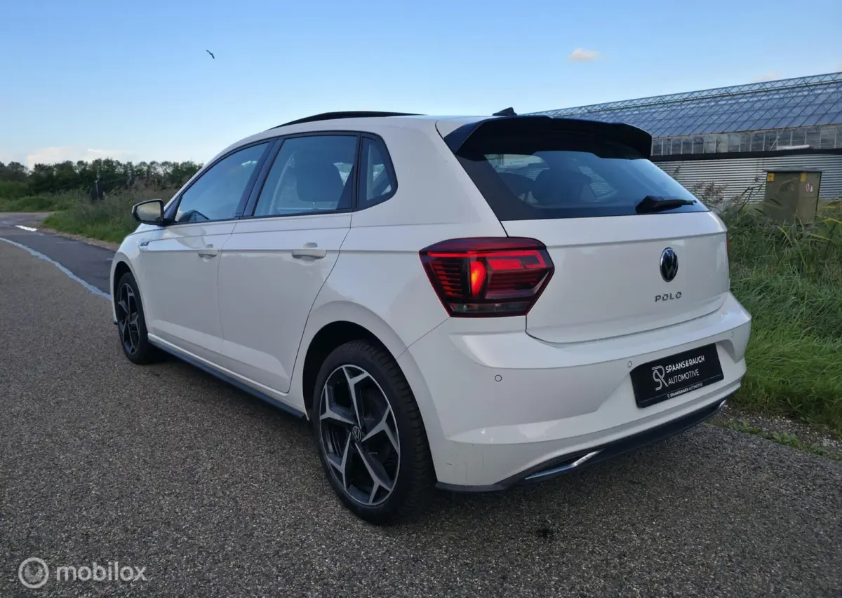 1.0 TSI R-line / Pano / Carplay / Navi