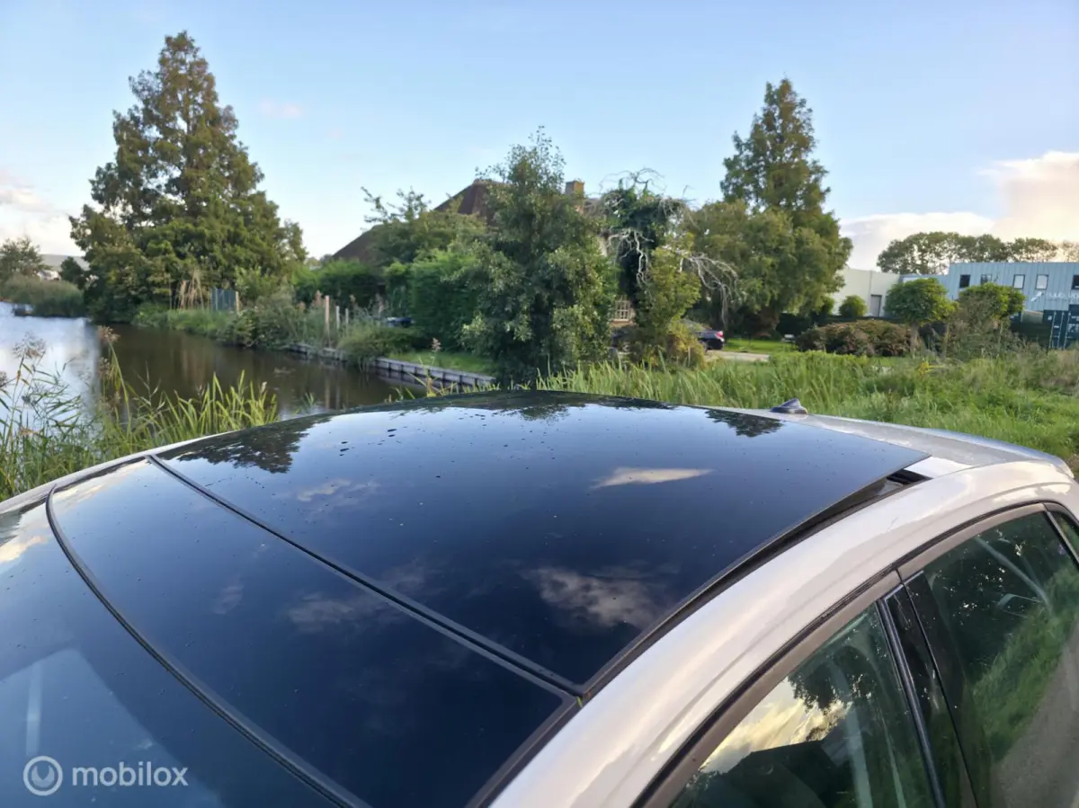 1.0 TSI R-line / Pano / Carplay / Navi