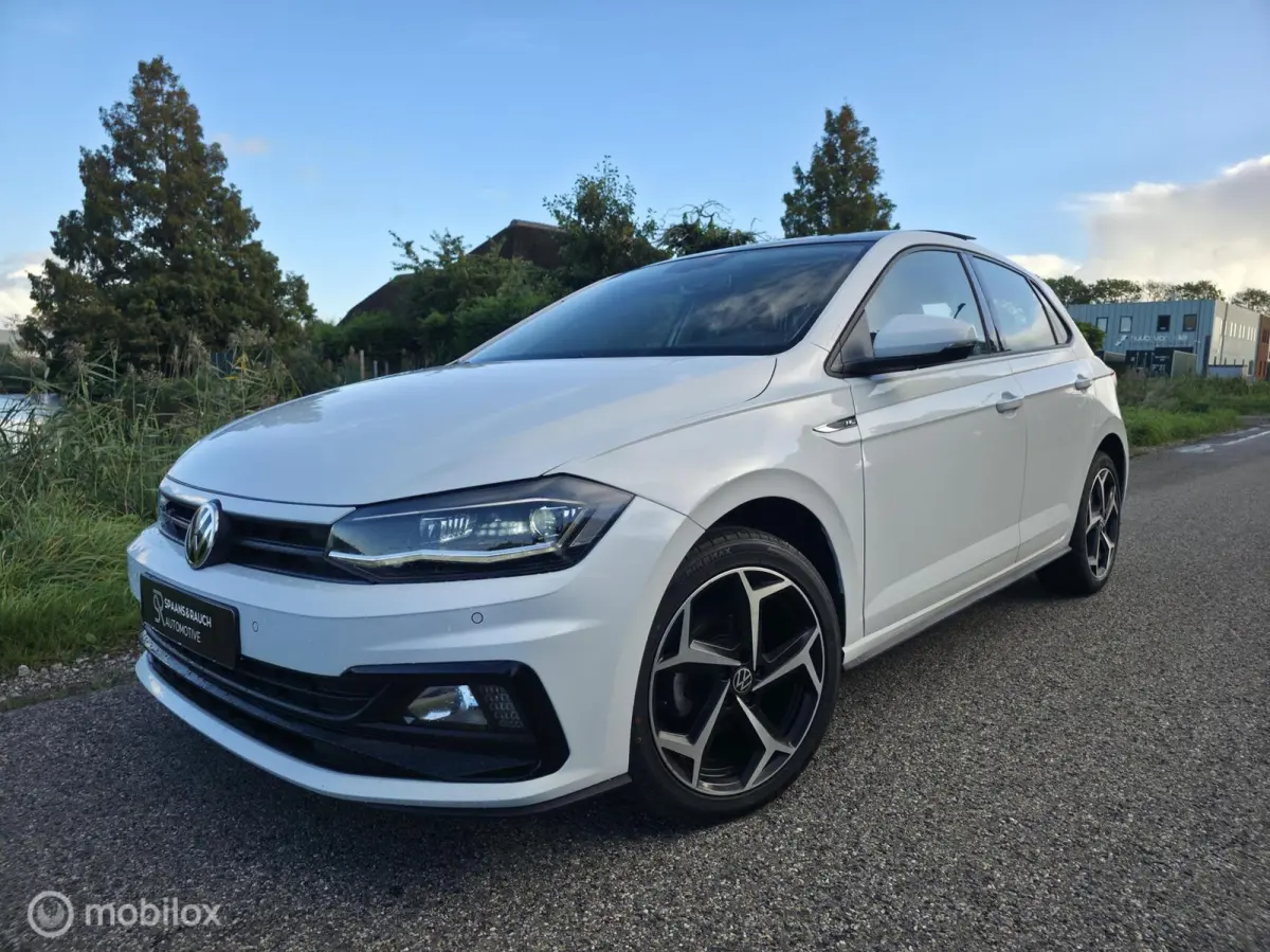 1.0 TSI R-line / Pano / Carplay / Navi