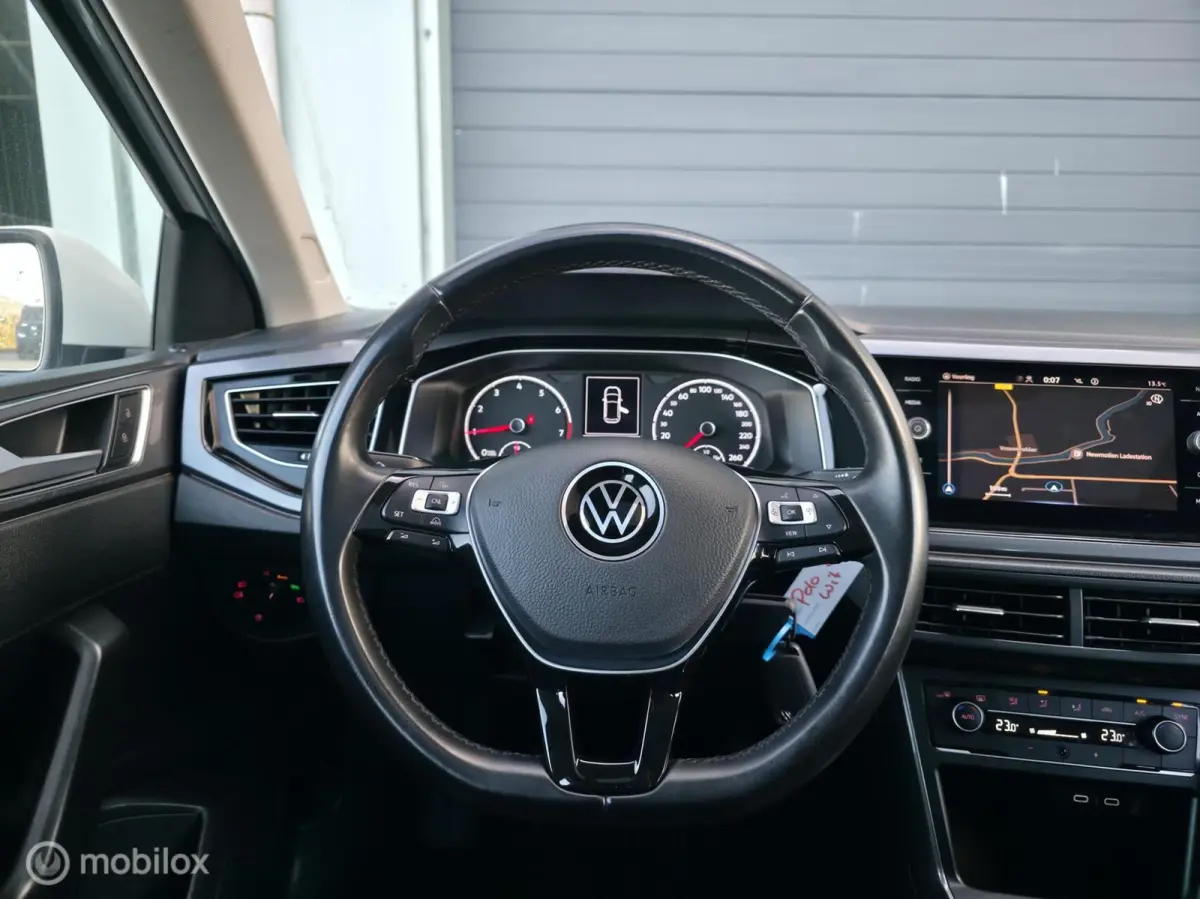 1.0 TSI R-line / Pano / Carplay / Navi