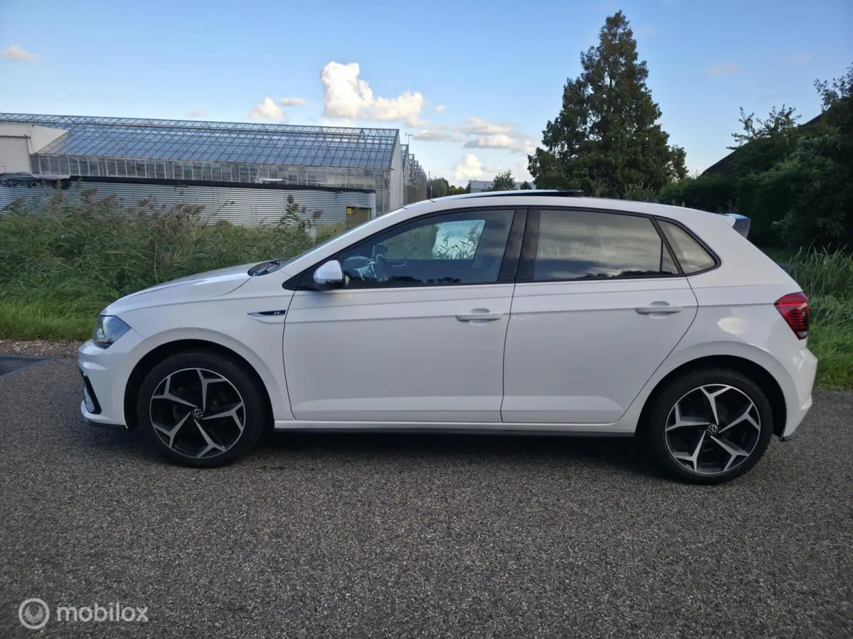 1.0 TSI R-line / Pano / Carplay / Navi