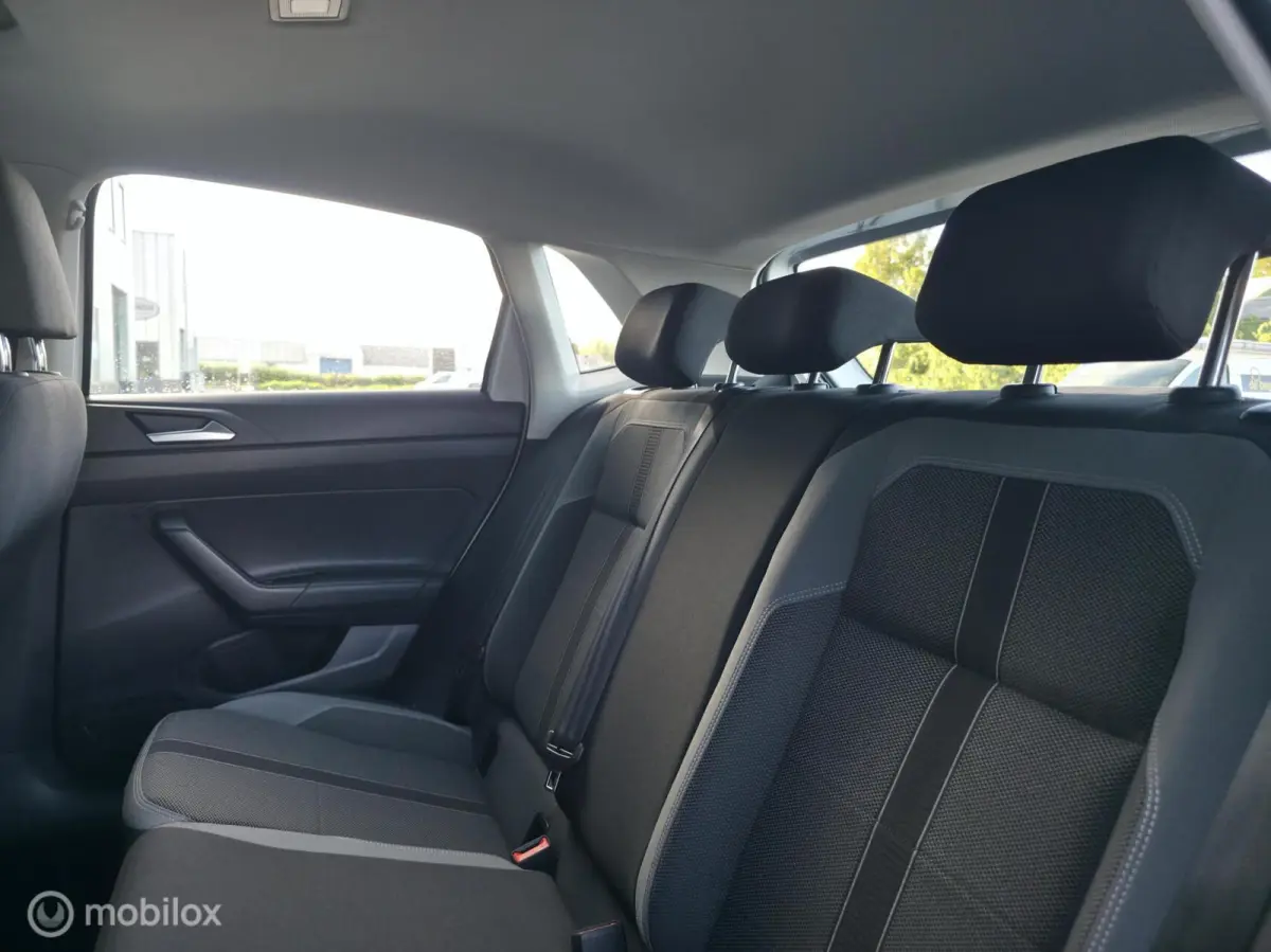 1.0 TSI R-line / Pano / Carplay / Navi