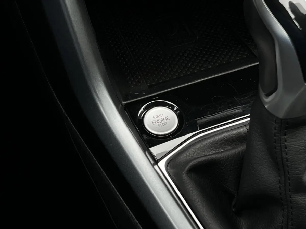 1.0 TSI Active, VIRTUAL COCKPIT, NAVIGATIE, CRUISE CONTROL, AIRCO, KEYLESS, DODEHOEK, CAMERA, LICHTMETAAL 16"