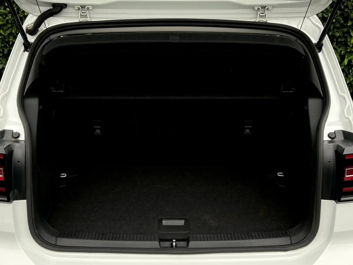 1.0 TSI Active, VIRTUAL COCKPIT, NAVIGATIE, CRUISE CONTROL, AIRCO, KEYLESS, DODEHOEK, CAMERA, LICHTMETAAL 16"