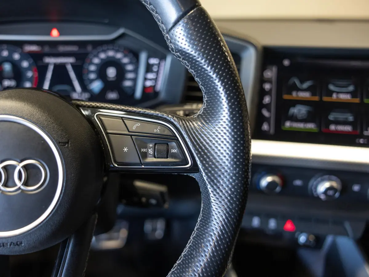 25 TFSI S-Line edition / 95pk / NAP / Afgevlakt stuurwiel / Cruise control /