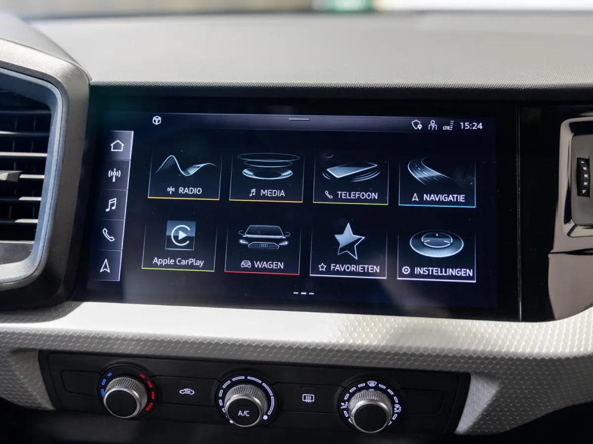 25 TFSI S-Line edition / 95pk / NAP / Afgevlakt stuurwiel / Cruise control /