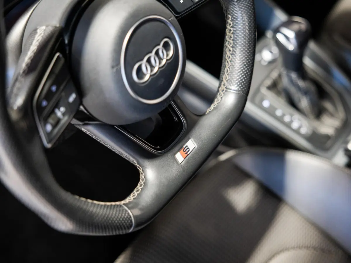 25 TFSI S-Line edition / 95pk / NAP / Afgevlakt stuurwiel / Cruise control /