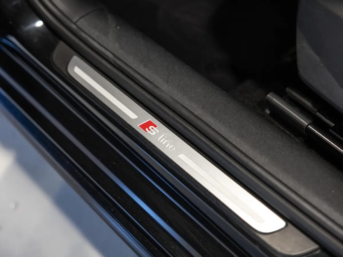 25 TFSI S-Line edition / 95pk / NAP / Afgevlakt stuurwiel / Cruise control /