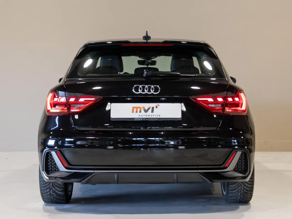 25 TFSI S-Line edition / 95pk / NAP / Afgevlakt stuurwiel / Cruise control /