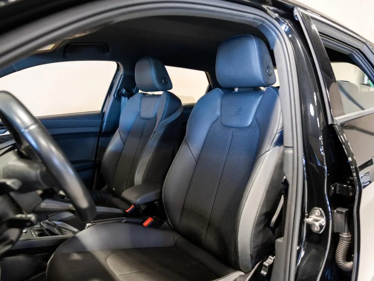 25 TFSI S-Line edition / 95pk / NAP / Afgevlakt stuurwiel / Cruise control /