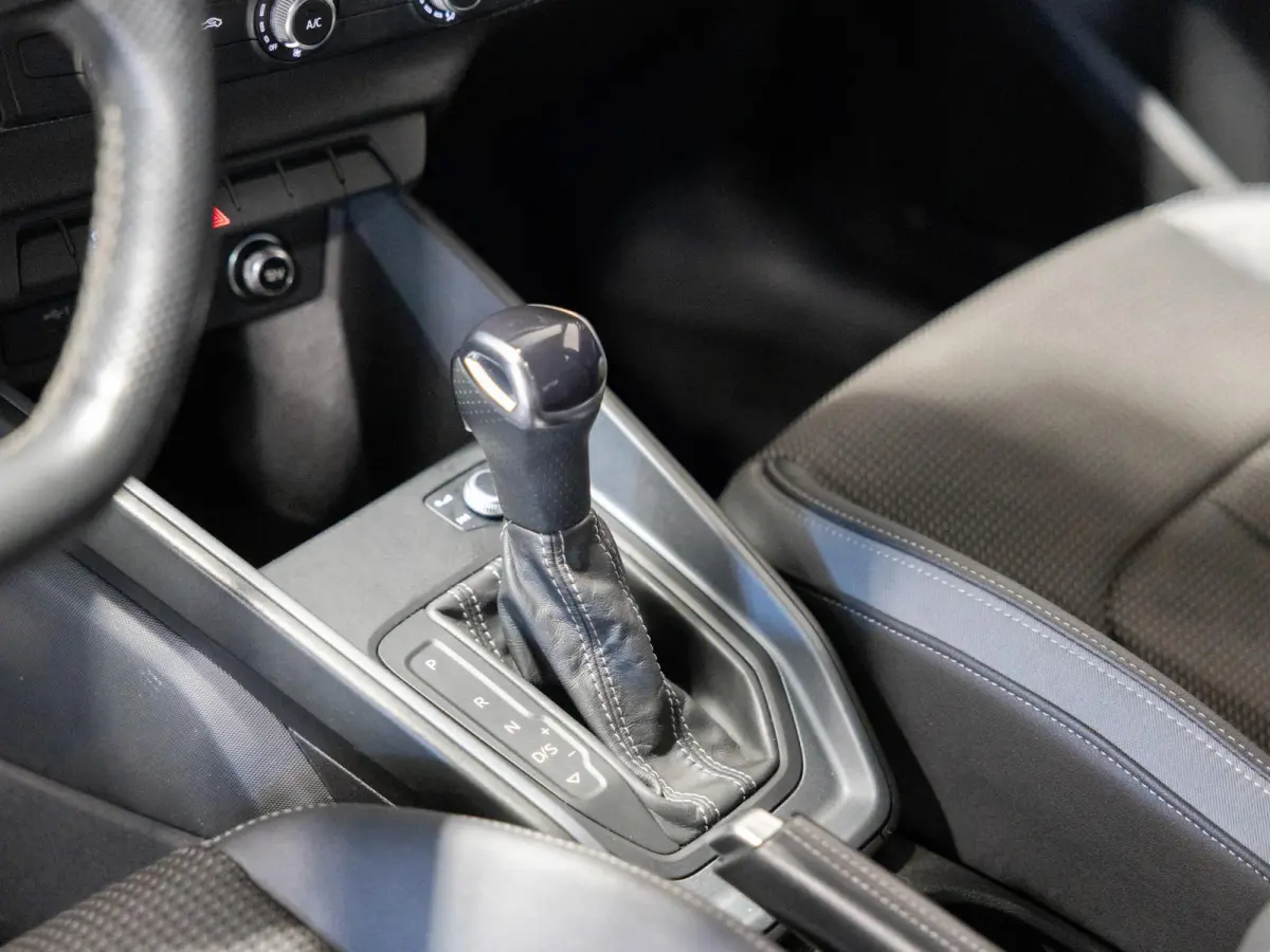 25 TFSI S-Line edition / 95pk / NAP / Afgevlakt stuurwiel / Cruise control /