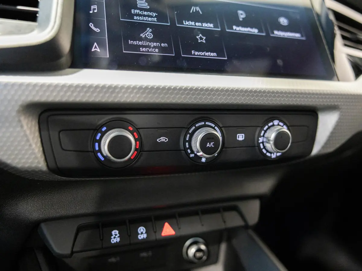 25 TFSI S-Line edition / 95pk / NAP / Afgevlakt stuurwiel / Cruise control /