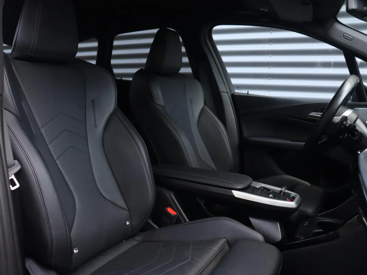 218i | M Sportpakket | Premium Pack | Trekhaak | Camera | Comfort Access | Harman Kardon | Getint Glas | 19'' LMV
