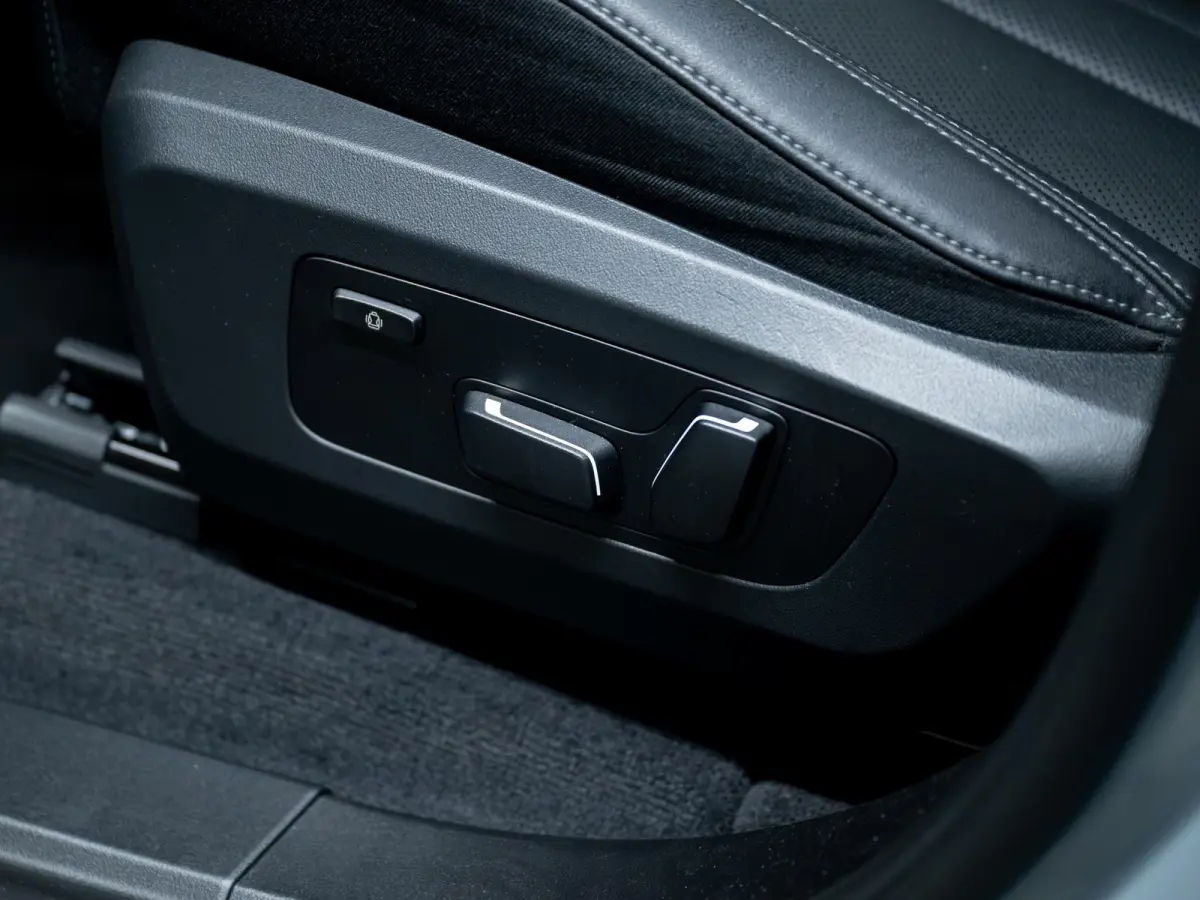 30e xDrive | M-Sportpakket | Pano | Driving Assistant Plus | Trekhaak |
