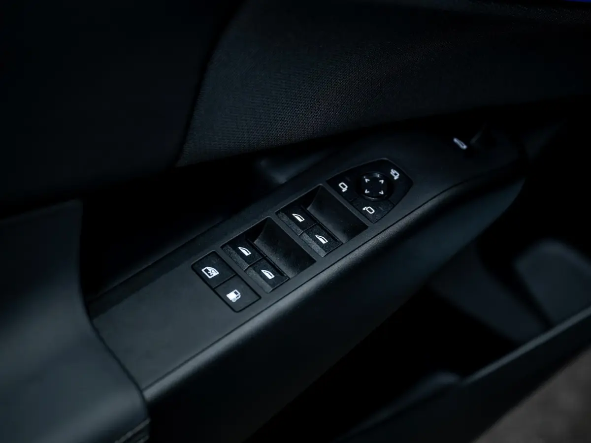 30e xDrive | M-Sportpakket | Pano | Driving Assistant Plus | Trekhaak |