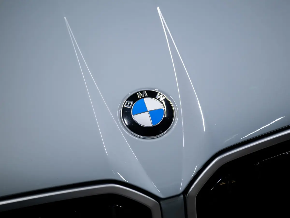 30e xDrive | M-Sportpakket | Pano | Driving Assistant Plus | Trekhaak |