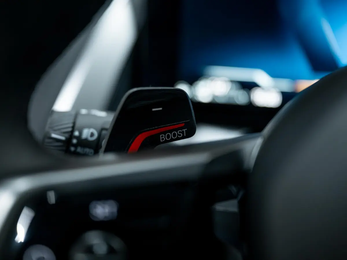30e xDrive | M-Sportpakket | Pano | Driving Assistant Plus | Trekhaak |