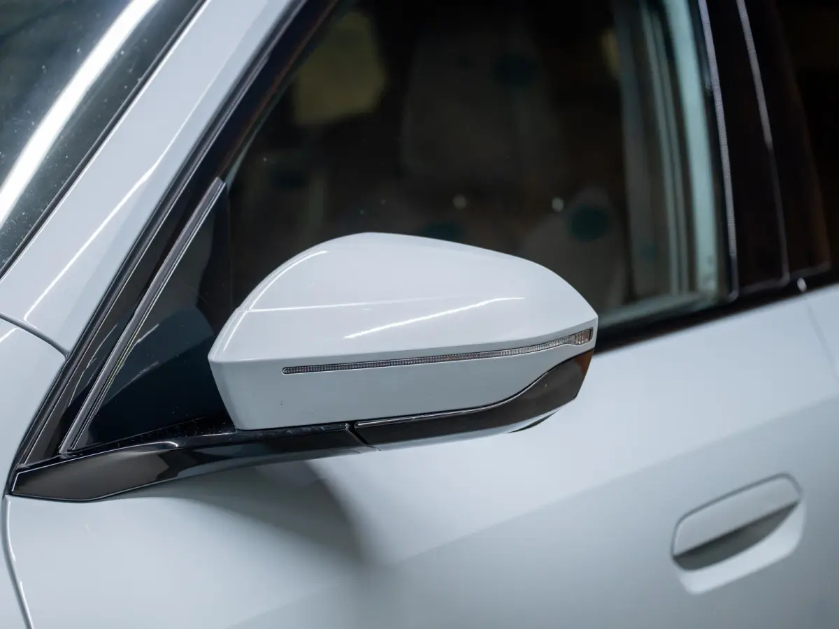 30e xDrive | M-Sportpakket | Pano | Driving Assistant Plus | Trekhaak |