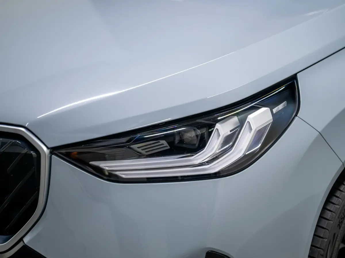 30e xDrive | M-Sportpakket | Pano | Driving Assistant Plus | Trekhaak |