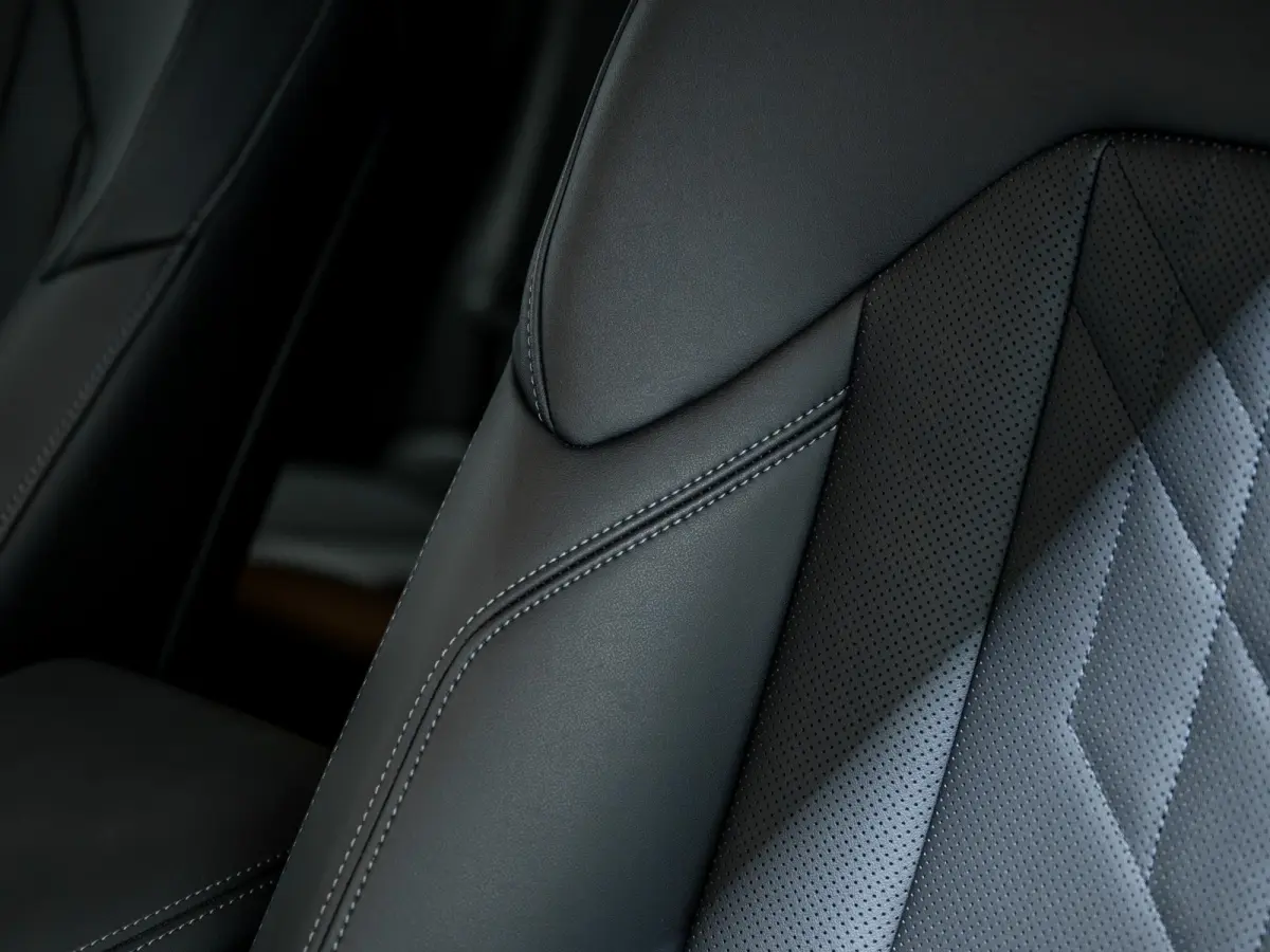 30e xDrive | M-Sportpakket | Pano | Driving Assistant Plus | Trekhaak |
