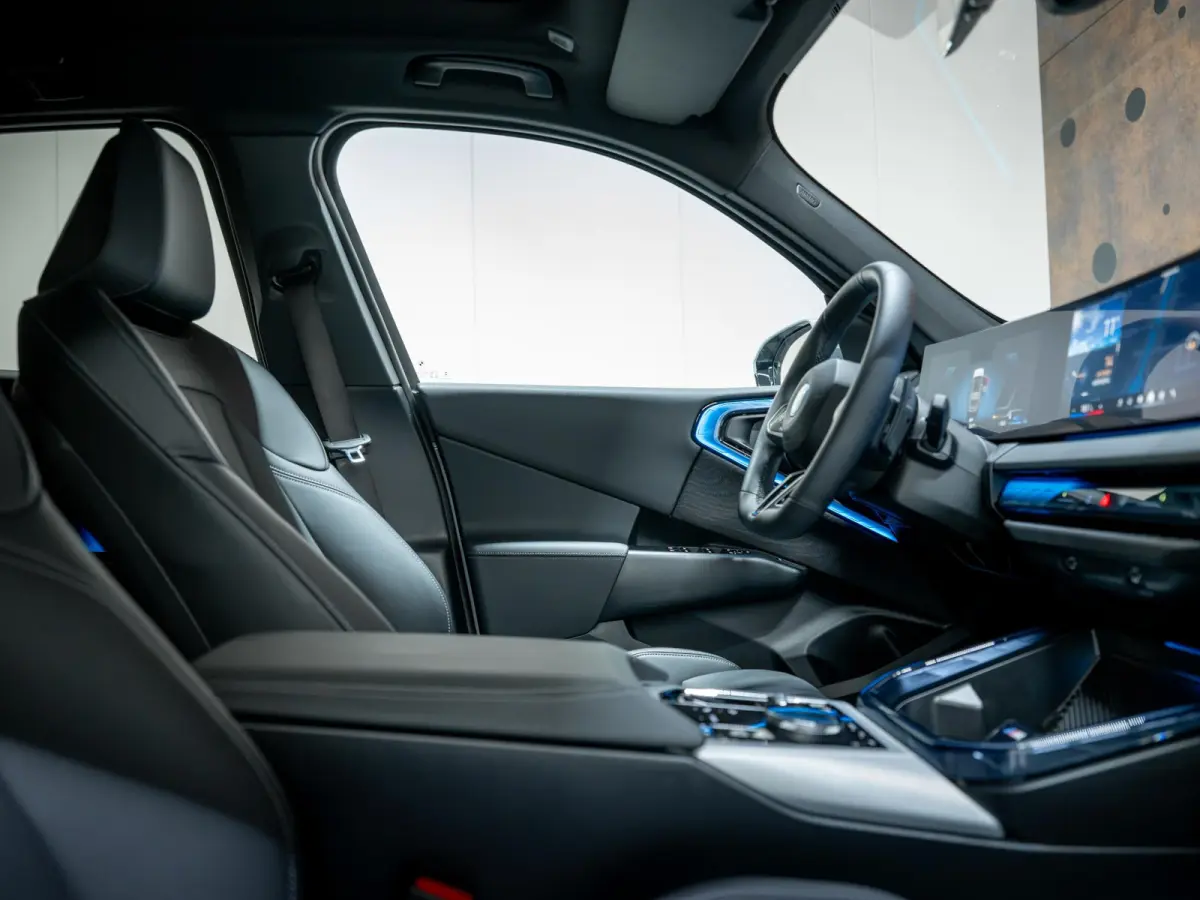 30e xDrive | M-Sportpakket | Pano | Driving Assistant Plus | Trekhaak |