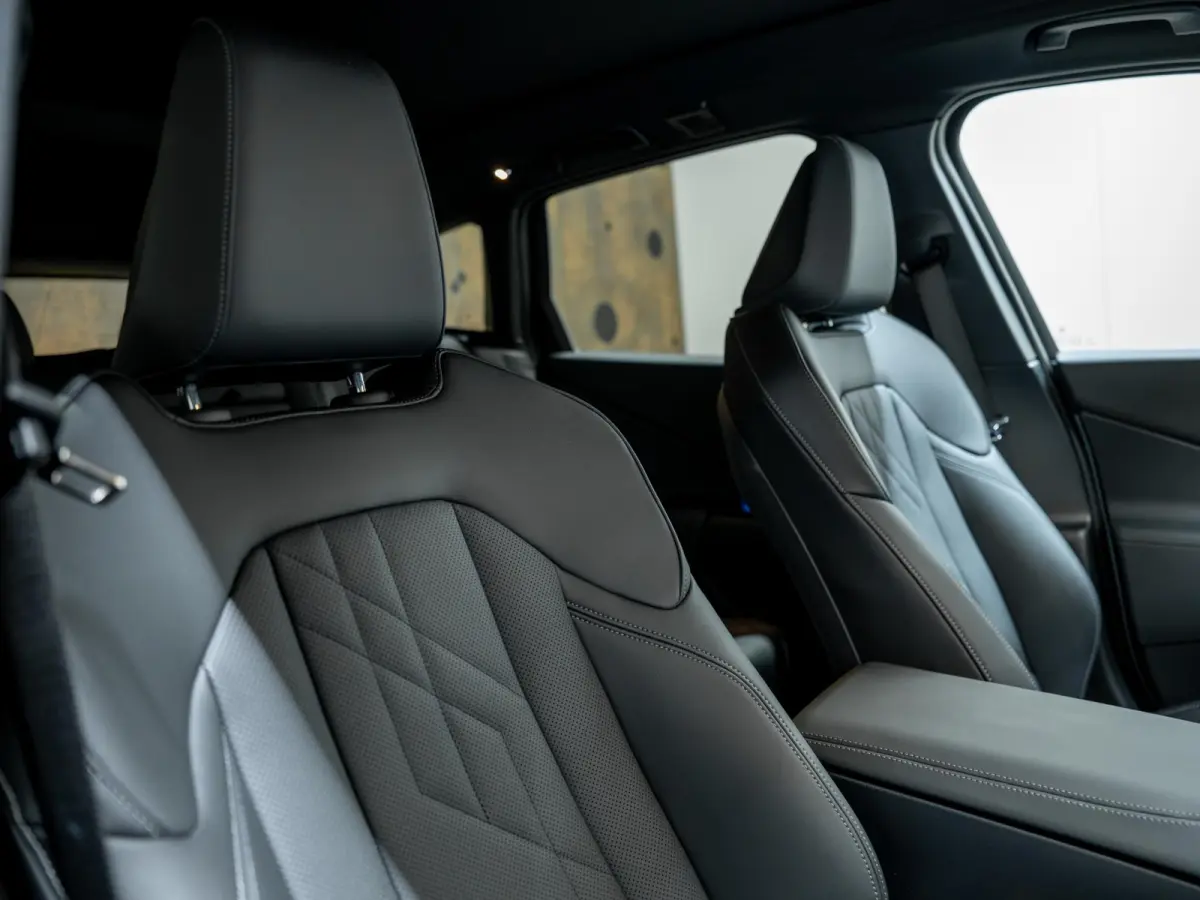 30e xDrive | M-Sportpakket | Pano | Driving Assistant Plus | Trekhaak |